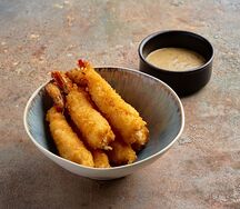 Креветки в темпуре с соусом васаби