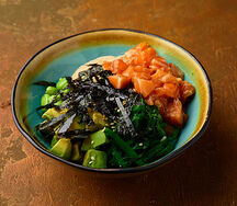 Боул с рисом и лососем