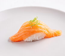 Нигири лосось