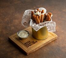 Ржаные гренки с сырно-чесночным соусом