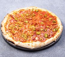 Пицца с охотничьими колбасками