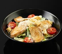 Салат Цезарь с курицей