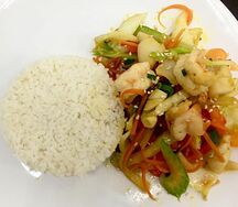 Рис с морепродуктами и овощами