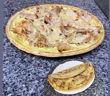 Закрытая пицца с курицей