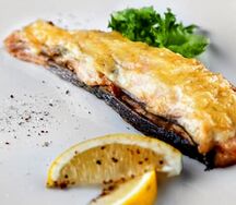 Семга в сырной корочке