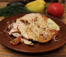 Салат Цезарь с курицей