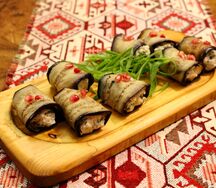 Рулетики из баклажанов