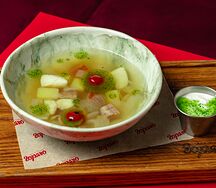 Наваристая уха с копченым сомом и треской