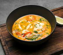 Суп Том Ям с тигровыми креветками