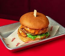 Поркетта - бургер с малиновым джемом