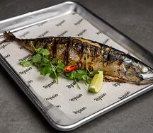 Скумбрия на гриле с лимоном