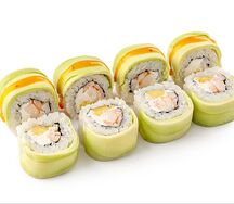 Зелёный дракон с лососем