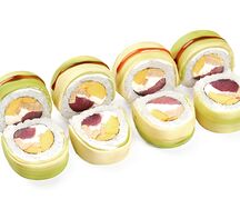 Зеленый дракон с тунцом