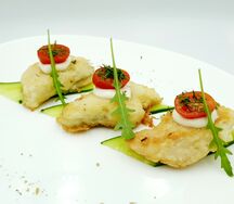 Филе судака со сметанно-грибным соусом