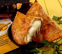 Чебурек с моцареллой