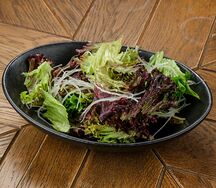 Хрустящие листья салата