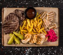 Мясное плато гриль с картофелем фри