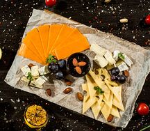 Ассорти европейских сыров