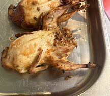 Перепелки, начиненные гречкой и беконом 