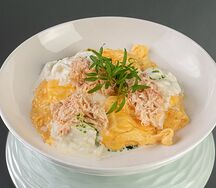 Омлет из трех яиц с крабом