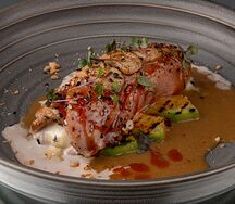 Тунец с фуа-гра и личи в Мисо-соусе