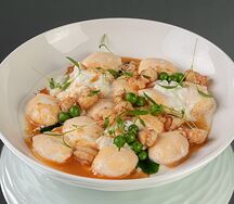 Яичные ньокки с креветками и сыром страчателла