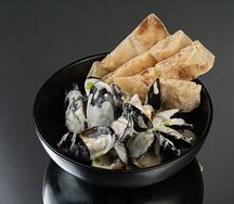 Мидии в сливочном соусе с чесноком