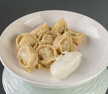 Пельмени куриные со сметаной
