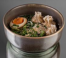 Рамен с вантонами