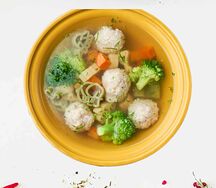 Суп с фрикадельками куриными