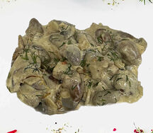 Жаркое из сердечек куриных с грибами и сливками