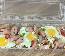 Яичница с сосисками