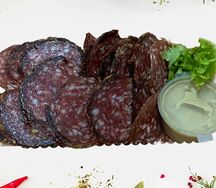 Колбасная нарезка с горчицей