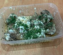 Тушеная капуста с грибами в сметанном соусе