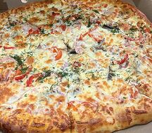 Пицца домашняя куриная с сыром и грибами