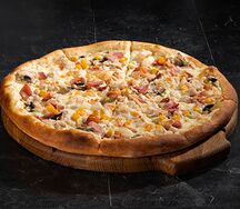 С копченой курицей и беконом 30 см