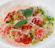 Каппеллаччи с креветкой и лососем