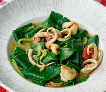 Паппарделле с креветкой, щупальцами кальмара и соусом Биск