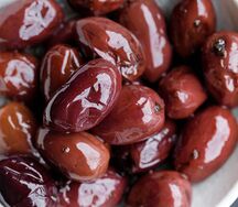 Оливки в трюфельном соусе