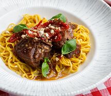 Телячьи щечки с тальолини