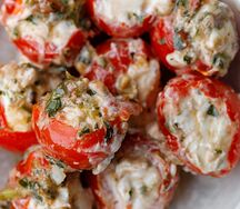 Маринованные томаты черри с сырным кремом