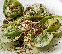 Равиоли с бараниной и муссом из пастернака