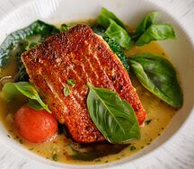 Судак с печеными овощами