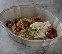 Орзо с угрем, белыми грибами и бурратой