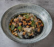 Ризотто Nero с лангустином