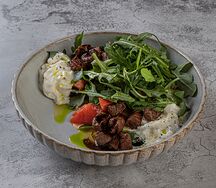 Салат с телятиной и томатами