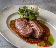 Утиная грудка с бататом и сыром страчателла