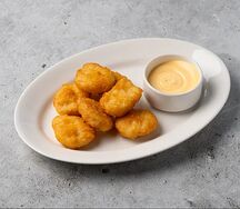 Наггетсы с сырным соусом