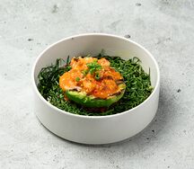 Жареное авокадо с креветками