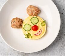 Котлетки из цыпленка с картофельным пюре